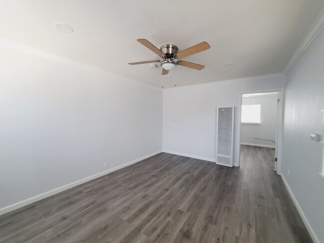 Foto del edificio - Ground floor One bedroom with Private Patio