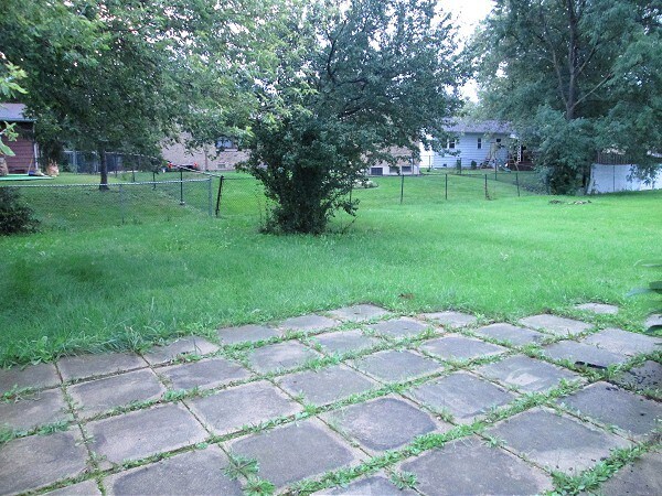 Building Photo - 22621 Mission Dr