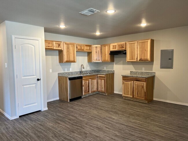 Foto del edificio - NEW 3 Bedroom Available In North West Lubbock