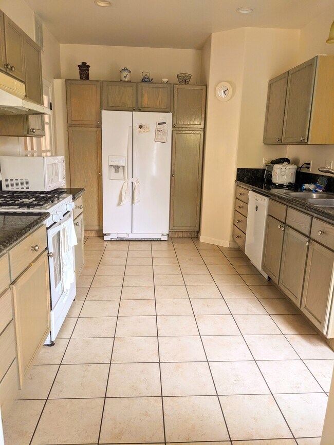 Foto del edificio - 1620 Hemlock St