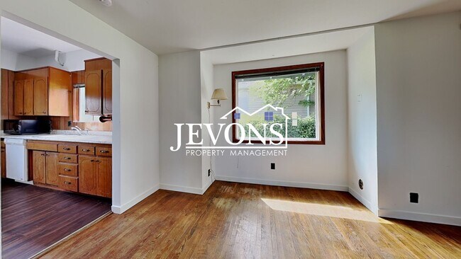 Foto del edificio - Charming 5-bedroom home near shopping, parks, and University of Puget Sound - Minutes from Cheney...