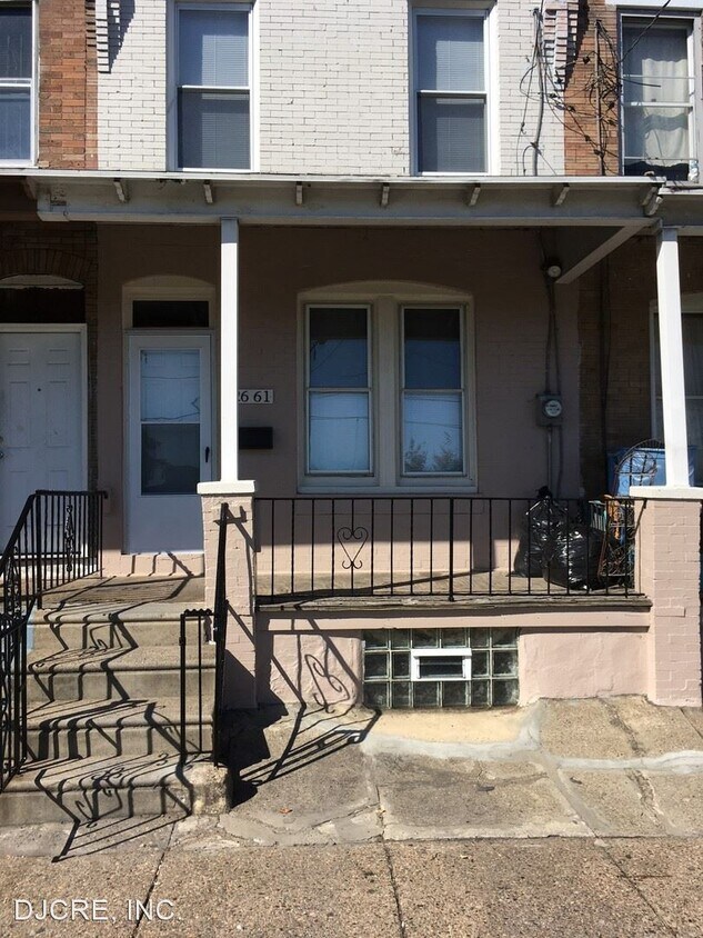 Primary Photo - 3 br, 1.5 bath House - 2661 Roberts Avenue