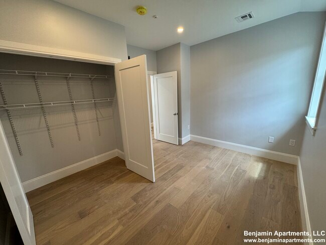 Foto del edificio - 51 Fairbanks St