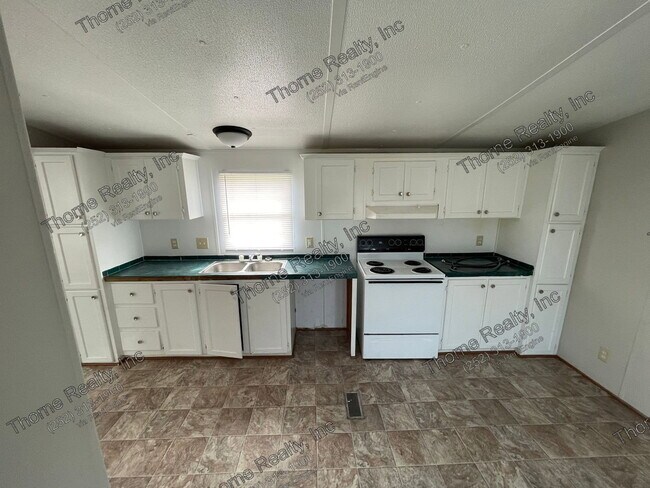 Foto del edificio - 126 Hemlock Ln