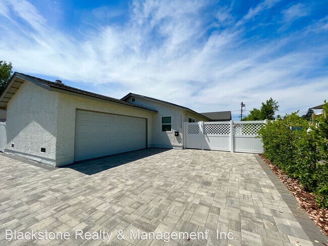 Building Photo - 3 br, 2 bath House - 17725 Kingsbury St