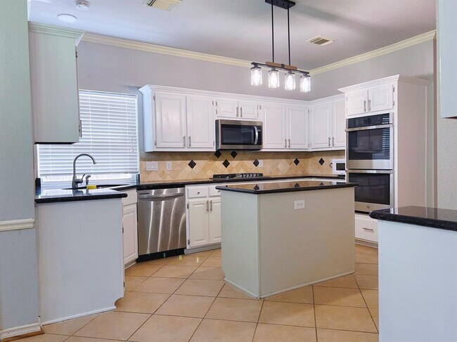 Building Photo - 16838 Willow Bend Ct