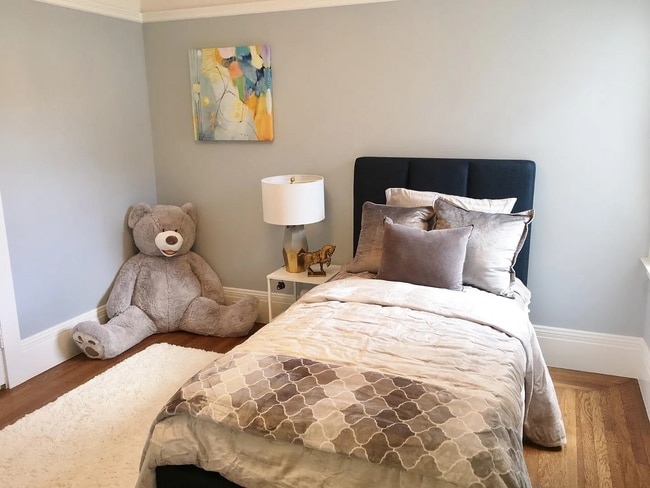 Photo - 842 Edinburgh St House