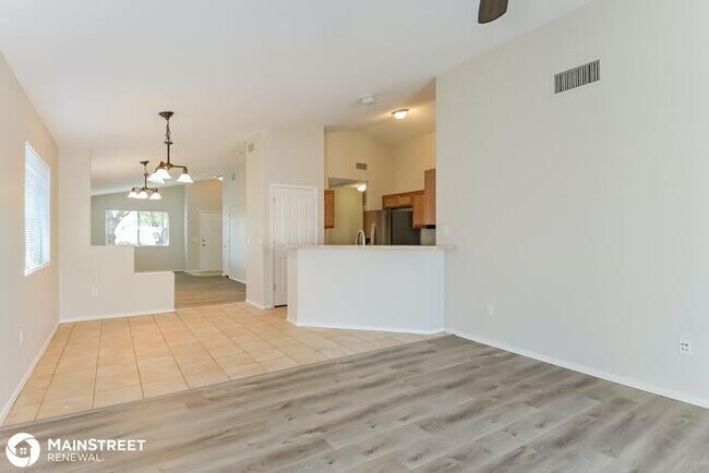 Building Photo - 7339 E Weeping Willow Dr