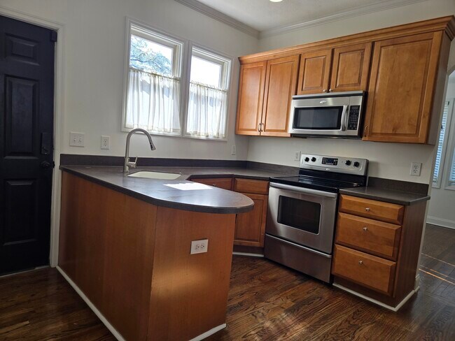 Building Photo - 1432 Heard Ave