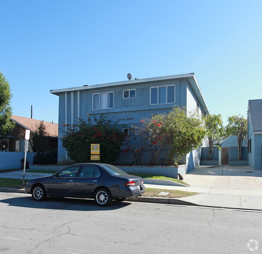 Primary Photo - 234 W Elm Ave
