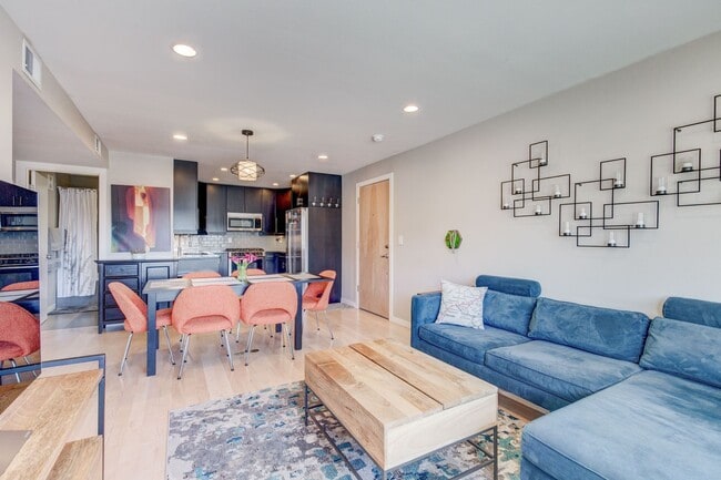 Building Photo - MODERN 2 BED/1 BATH CONDO IN BOULDER - $50...