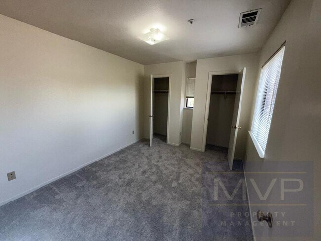 Foto del edificio - 411 N 1st Ave