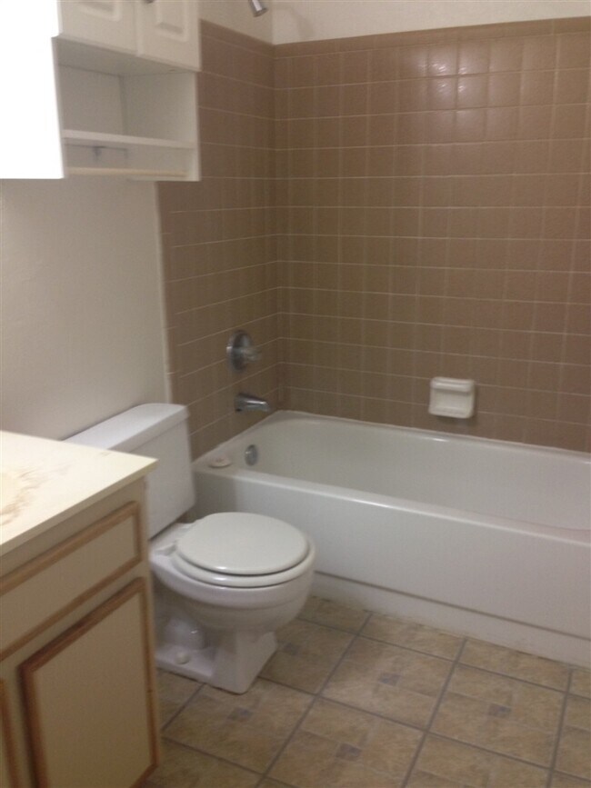 Foto del edificio - 2047 Continental Ave