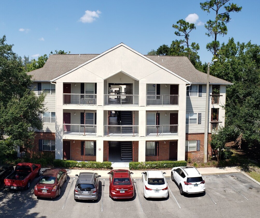 Foto principal - FOR RENT. 1 bedroom 1 bathroom condo first...