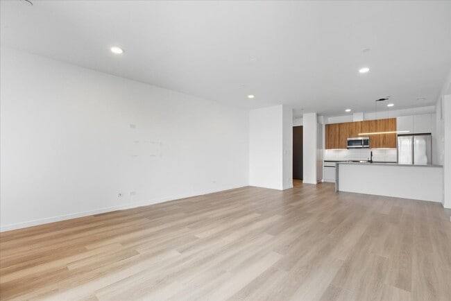 Building Photo - 204 S Leavitt St
