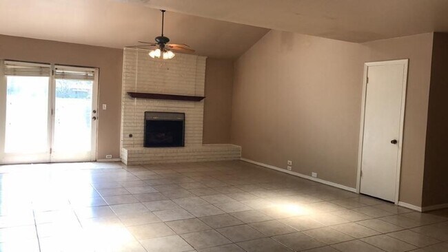 Foto del edificio - Right Around the Corner, Near Everywhere You Want to Be.