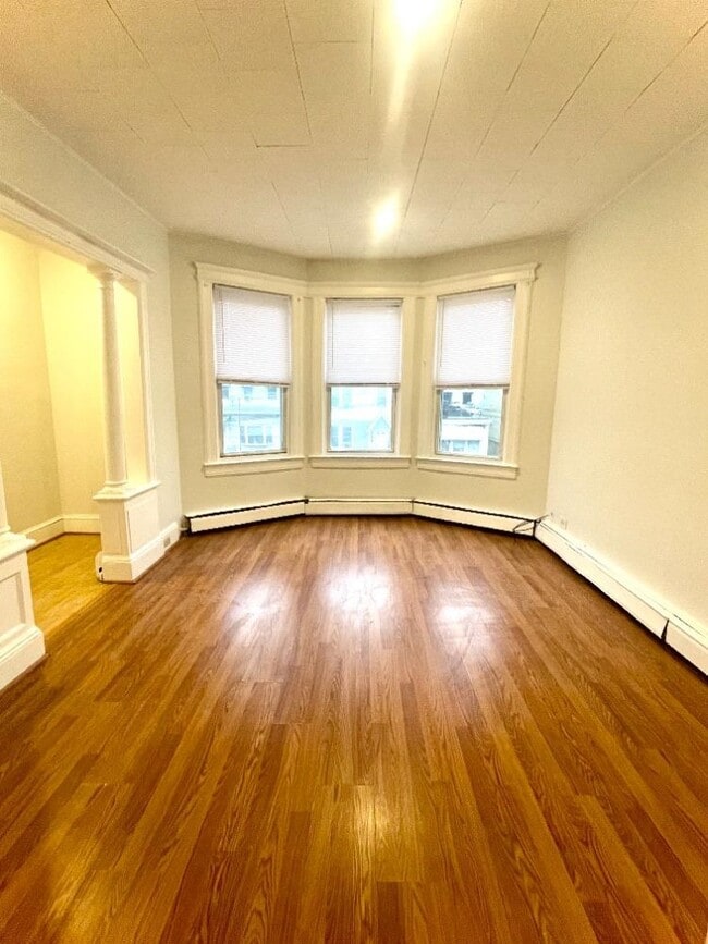 Building Photo - 75 Winfield Ave