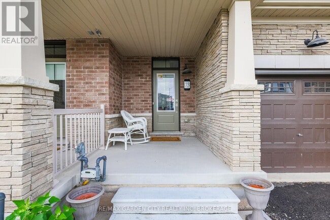 Building Photo - 73 Keelson St