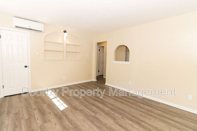 Foto del edificio - 2425 Ashmore Ave