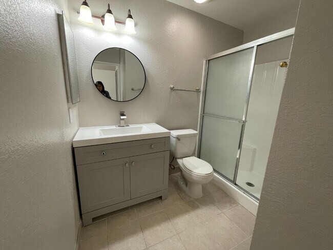 Building Photo - 309 Cravens Ct