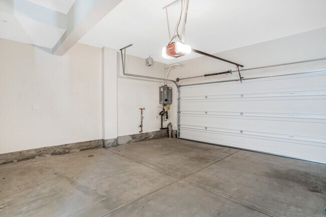 Foto del edificio - 5406 Beach Bluff Ln