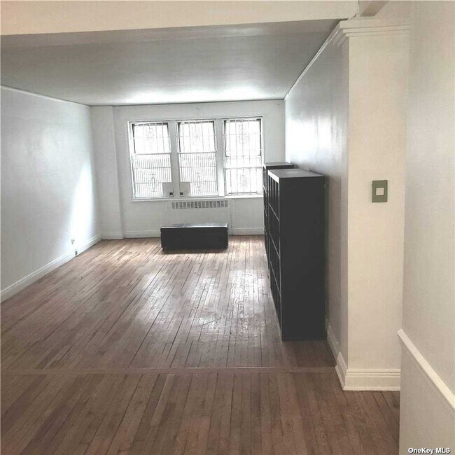 Building Photo - 102-40-102-67 67th Dr