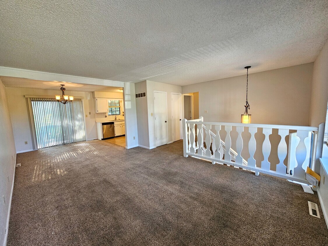 Foto principal - 10904 Mckinley Dr