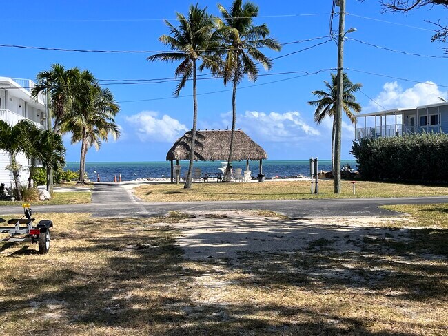 Foto del edificio - 618 N Silver Cir