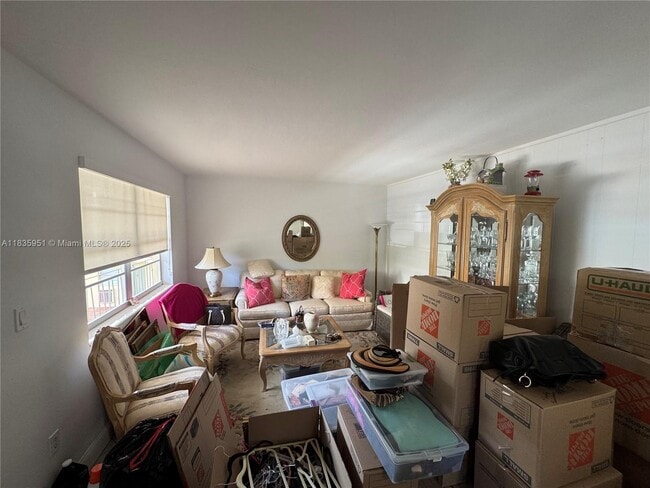 Building Photo - 115 Calabria Ave