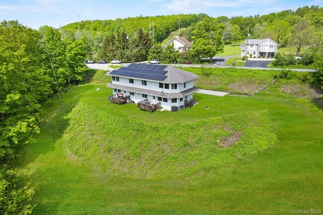 Foto del edificio - 448 Old Mountain Rd