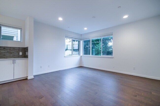 Foto del edificio - 2Bd/2.5Ba Bellevue Townhouse