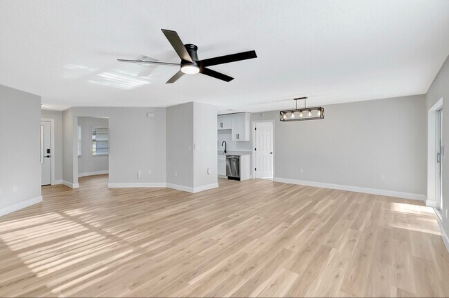 Foto del edificio - 8217 Simmons St