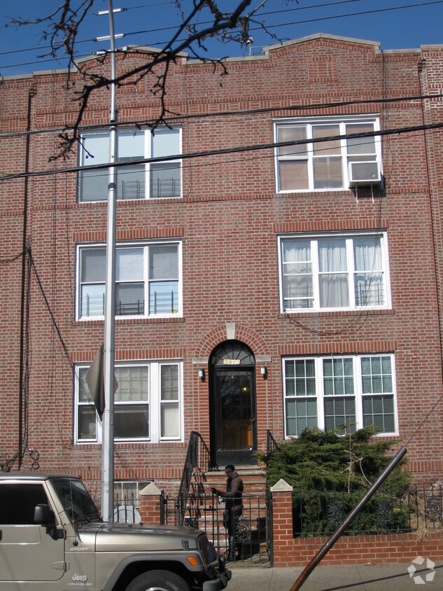 Foto del edificio - 28-12 47th St