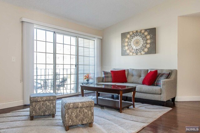 Foto del edificio - 1137 Sycamore Ln