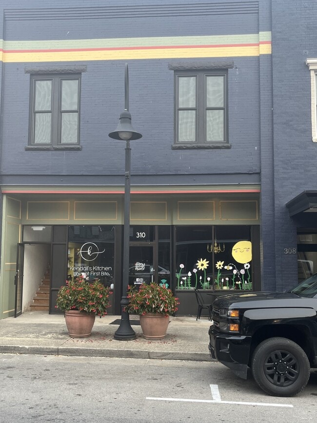 Building Photo - 310 Main St