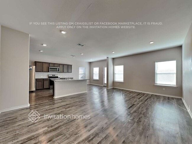 Building Photo - 800 Alton Dr