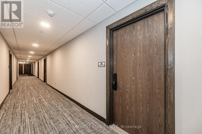 Building Photo - 741-741 King St W