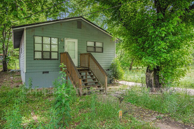 Building Photo - 509 37th Ave W