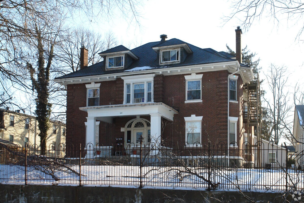 Foto principal - 149 Vernon Ave