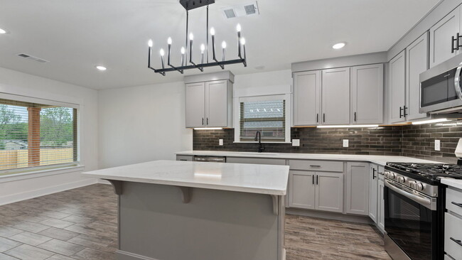 Foto del edificio - "Enchanting Farmington Getaway: 3-Bedroom ...