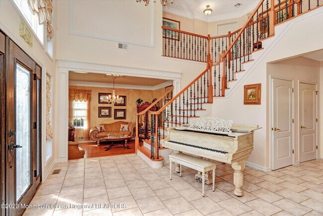 Building Photo - 5 Victorian Way