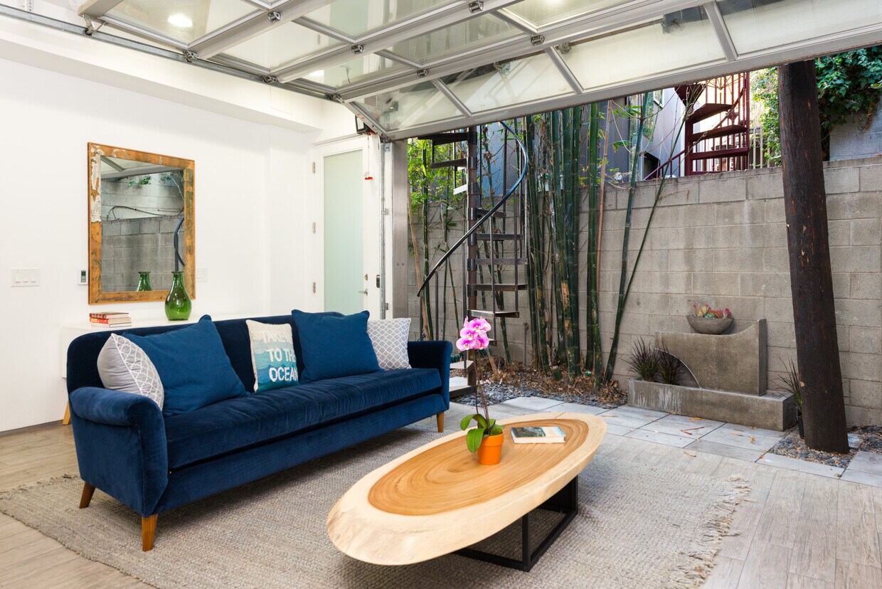 Open air living room - 120 Pacific Ave