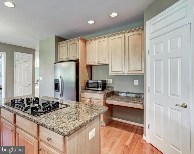 Building Photo - 5800 Serengeti Ct