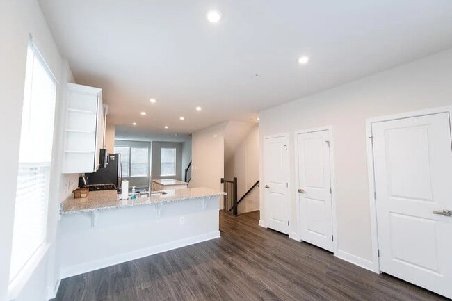 Photo - 2816-2816 Evansgreen Dr (Hillcrest Heights, MD) House