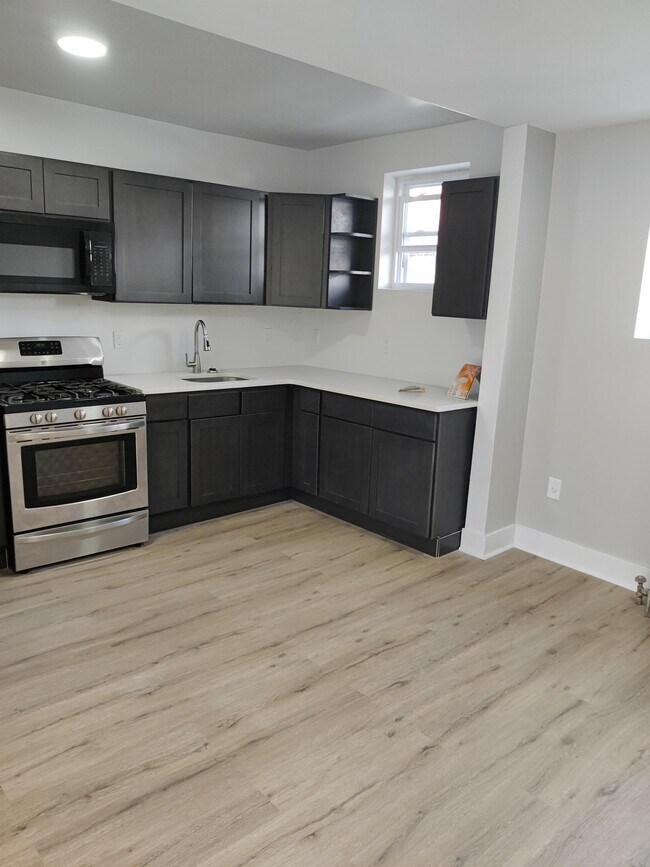 Building Photo - 1516 S Stanley St