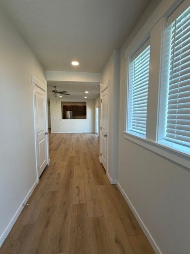 Foto del edificio - Beautiful newer 3 bed 2 bath home in Caldwell just off Linden Rd and Middleton Rd