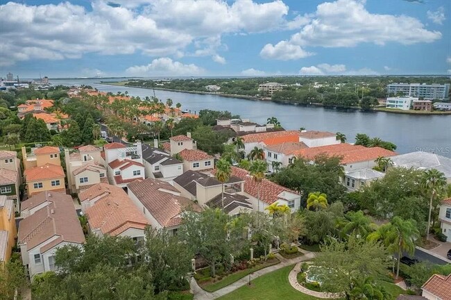 Foto del edificio - 1026 Royal Pass Rd