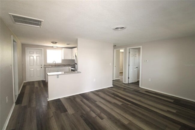 Building Photo - 615 Osceola Rd