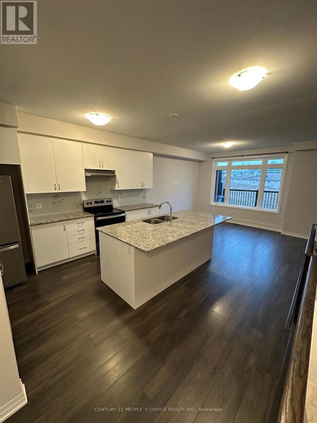 Building Photo - 585 Colborne St E