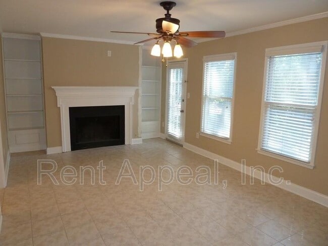 Building Photo - 216 Peachtree Hollow Ct NE